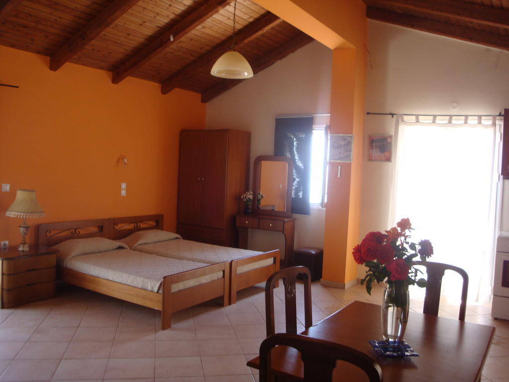 Ferienwohnung Santafemia Agia Efimia Zimmer foto